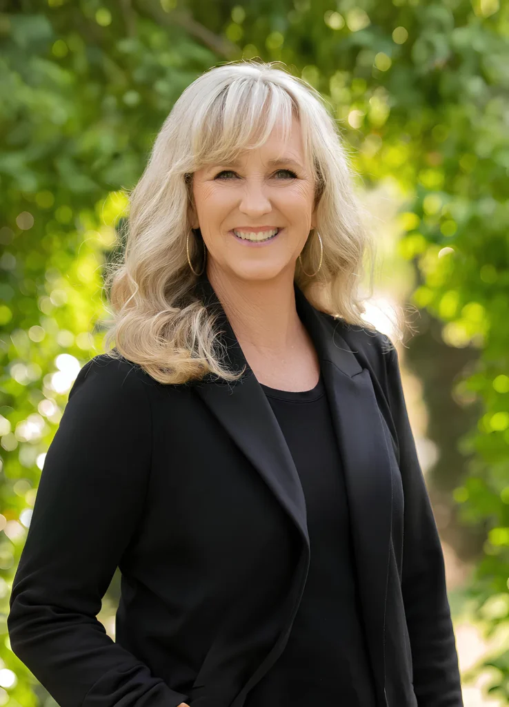 Tracie Everett half body shot